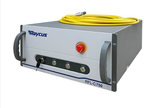 750W Continuous Wave Fiber Laser Source With High Modulation Frequency